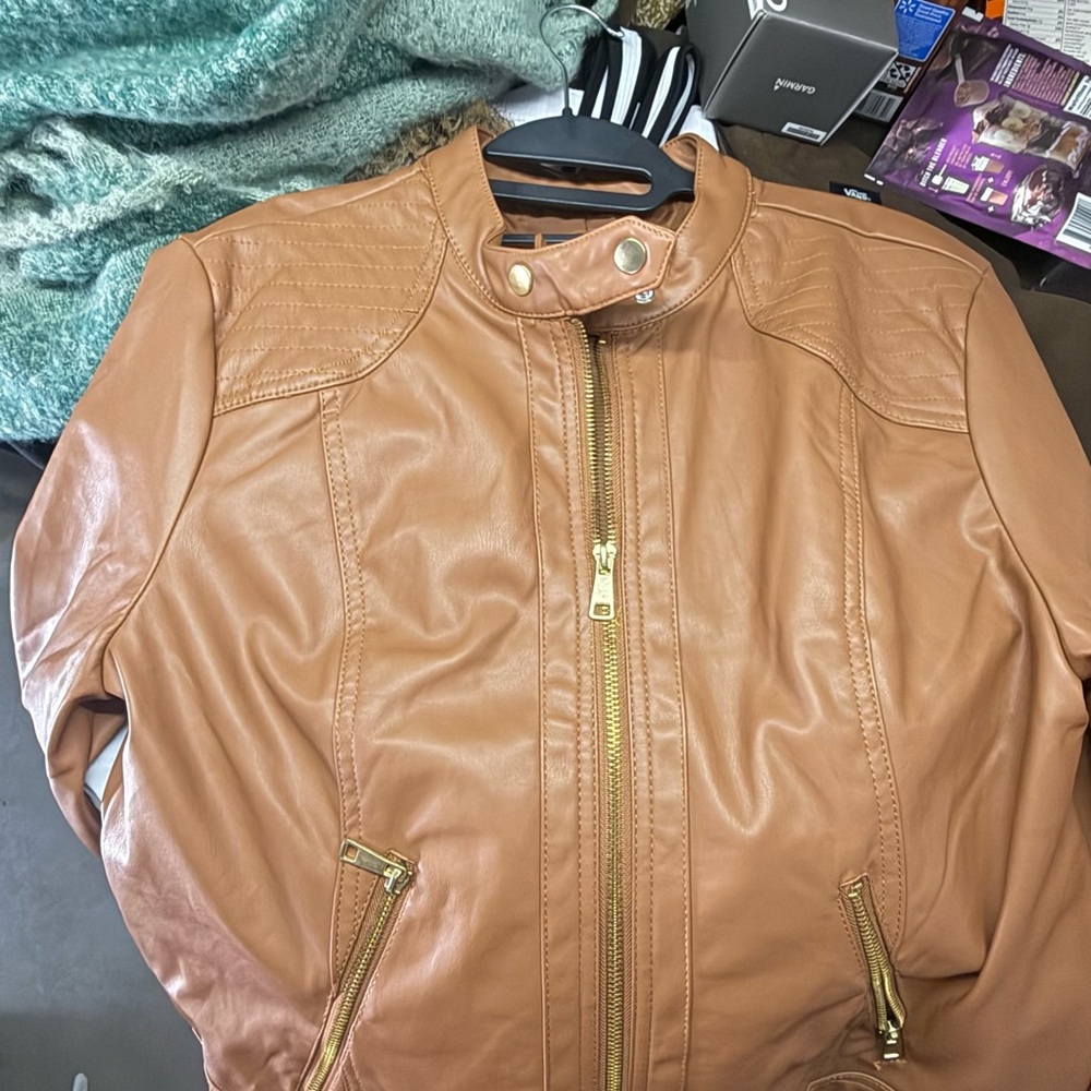 Elegant Tan Leather Jacket with Gold Zippers